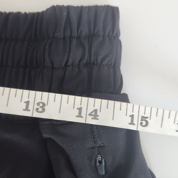 Lululemon Hotty Hot Black Shorts 4" Inseam Size 8 - Picture 9 of 13